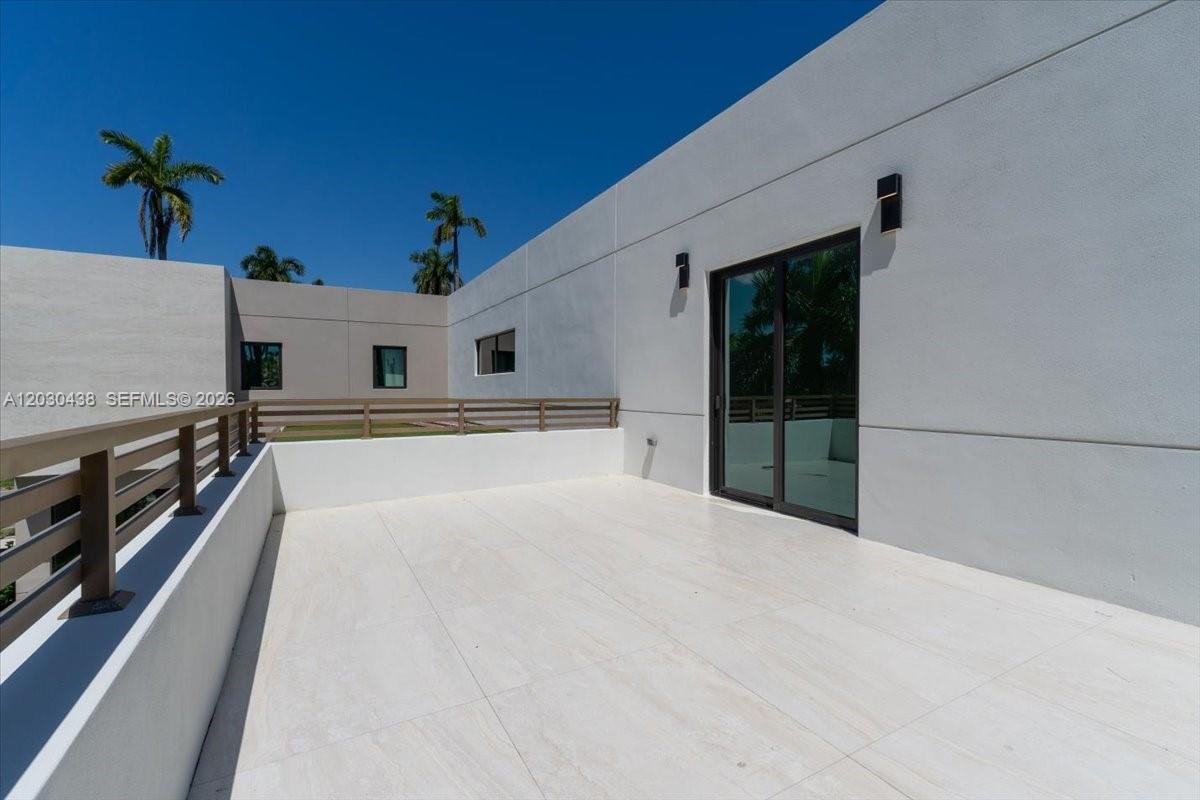 HOLLYWOOD LAKES SECTION 1 - Residential