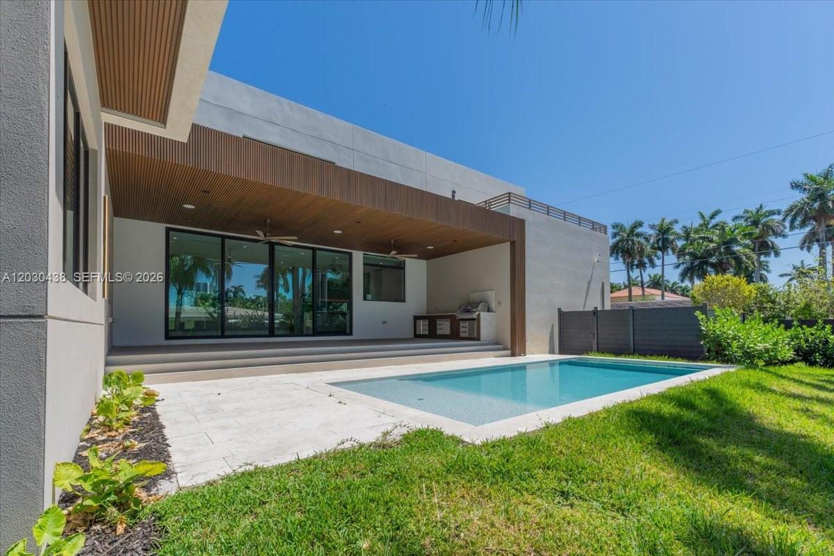 HOLLYWOOD LAKES SECTION 1 - Residential