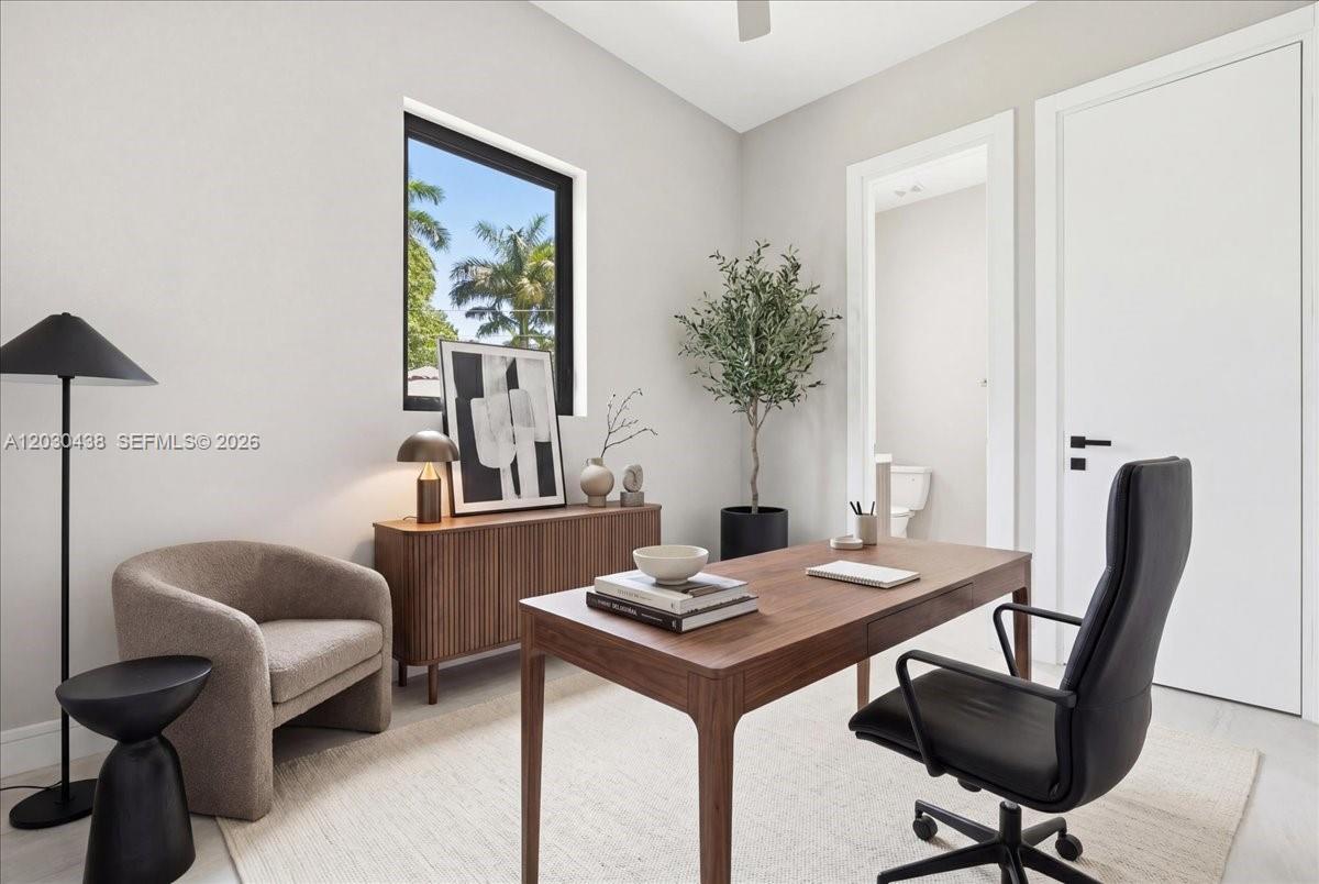 HOLLYWOOD LAKES SECTION 1 - Residential