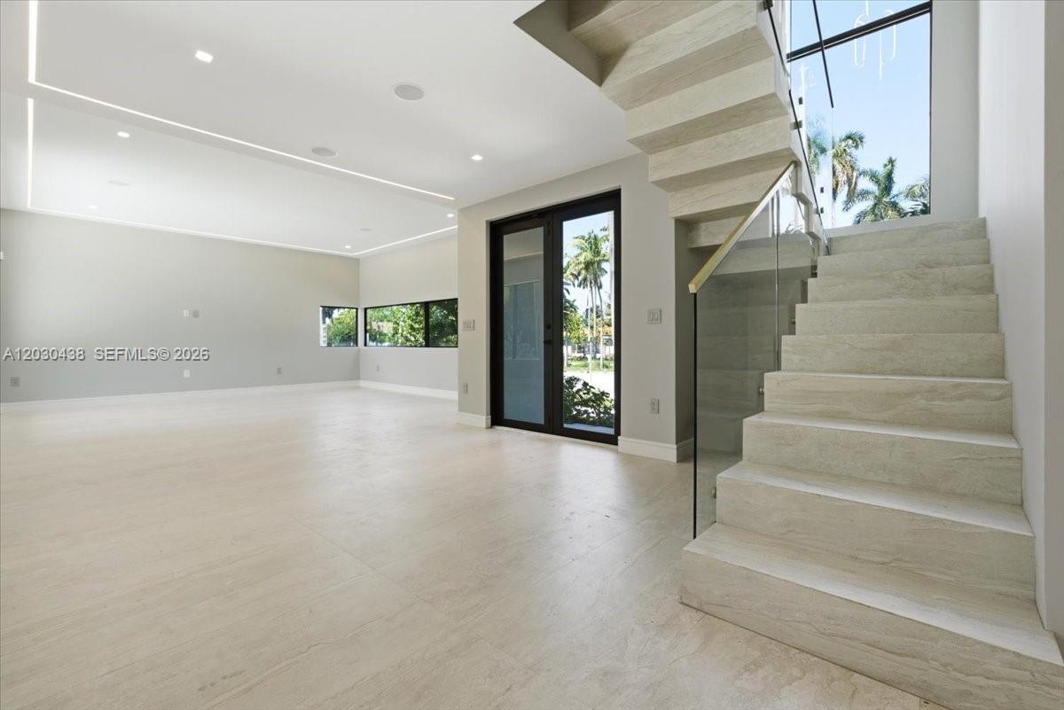 HOLLYWOOD LAKES SECTION 1 - Residential