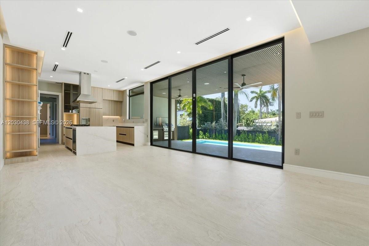 HOLLYWOOD LAKES SECTION 1 - Residential
