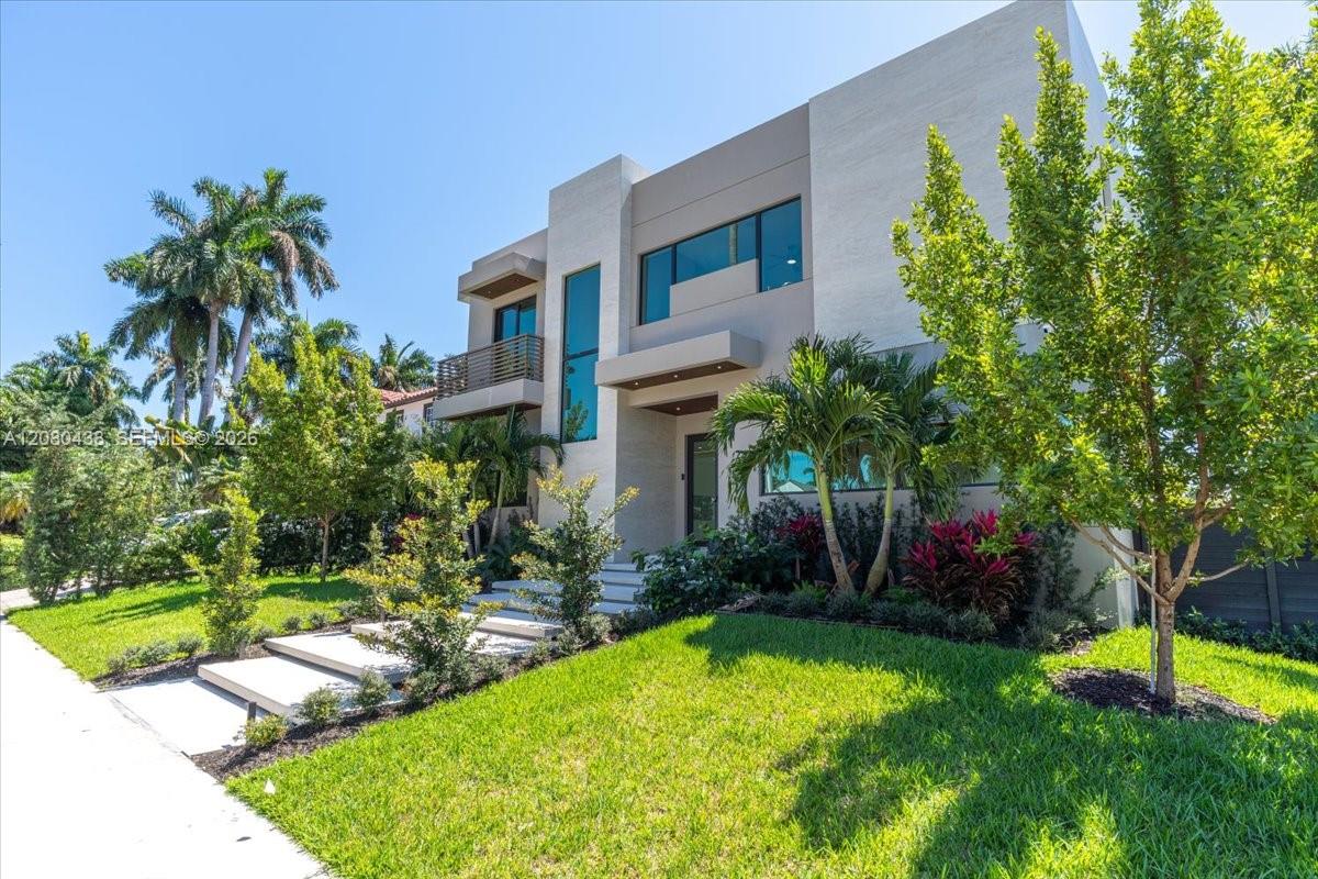 HOLLYWOOD LAKES SECTION 1 - Residential
