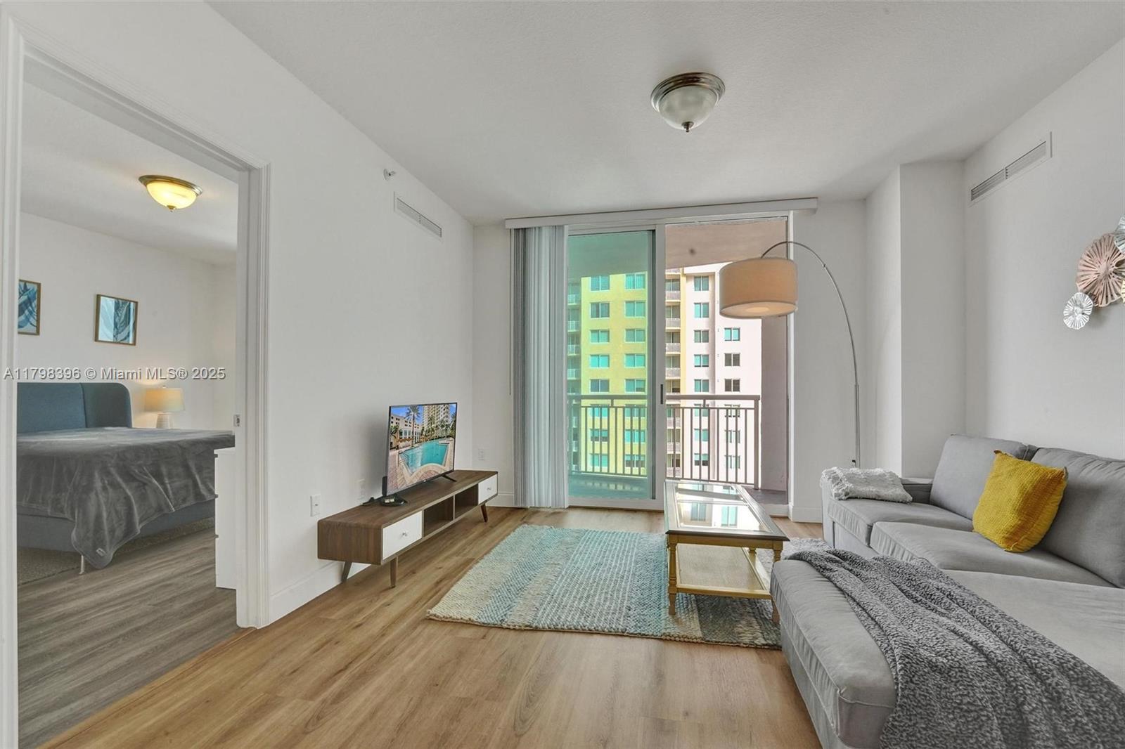 DUO CONDOMINIUM WEST - Residential