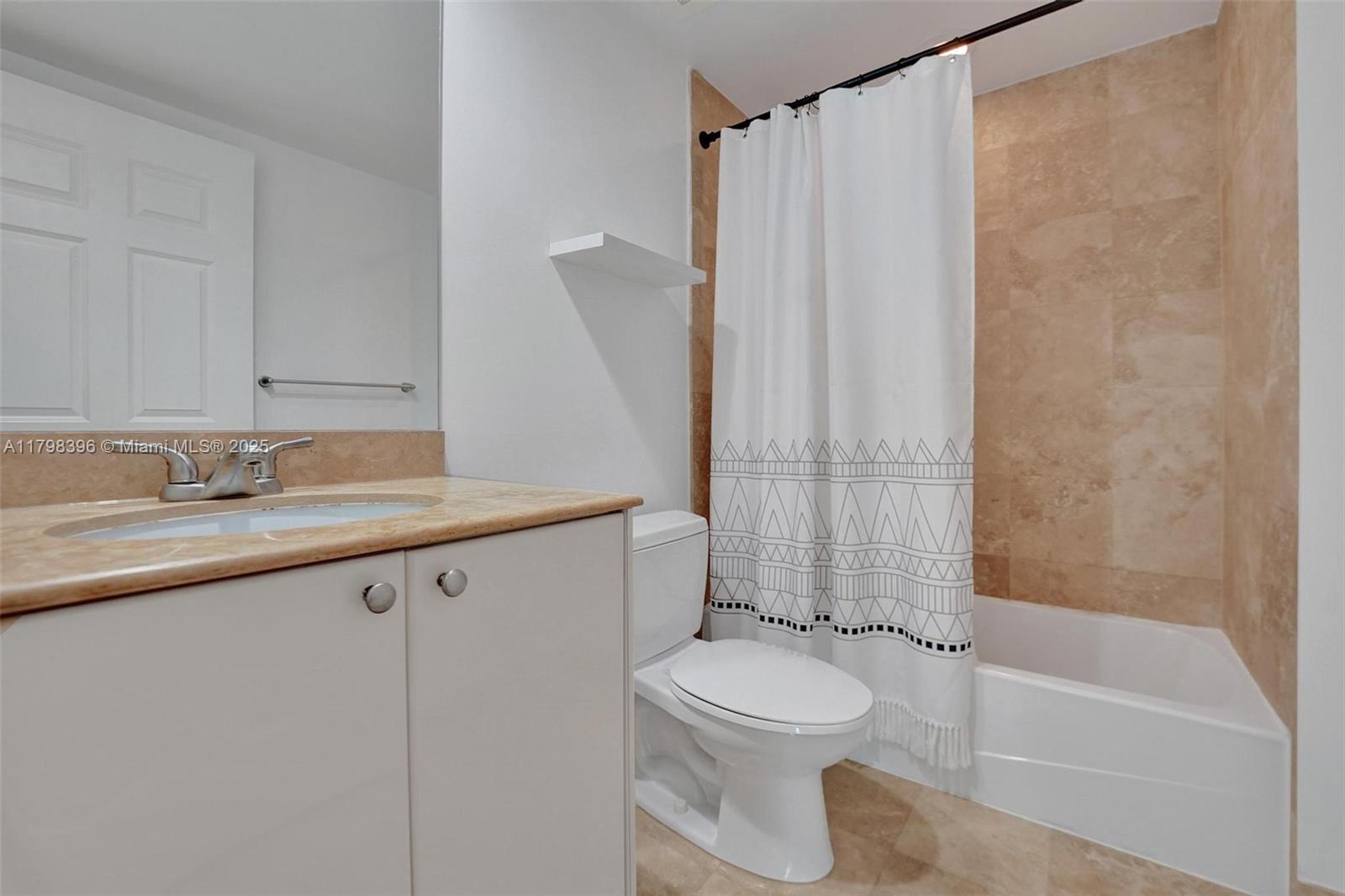 DUO CONDOMINIUM WEST - Residential