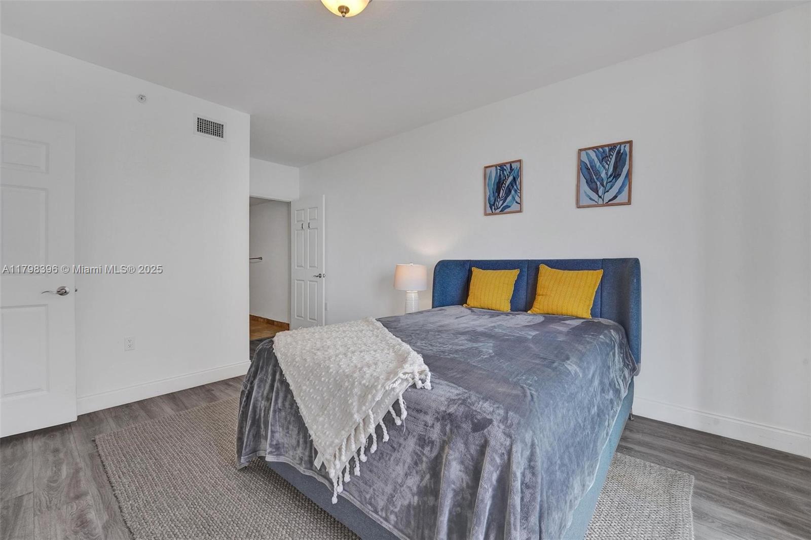 DUO CONDOMINIUM WEST - Residential