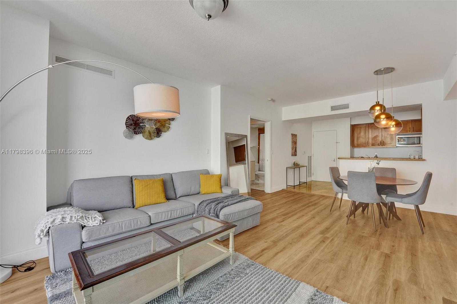 DUO CONDOMINIUM WEST - Residential