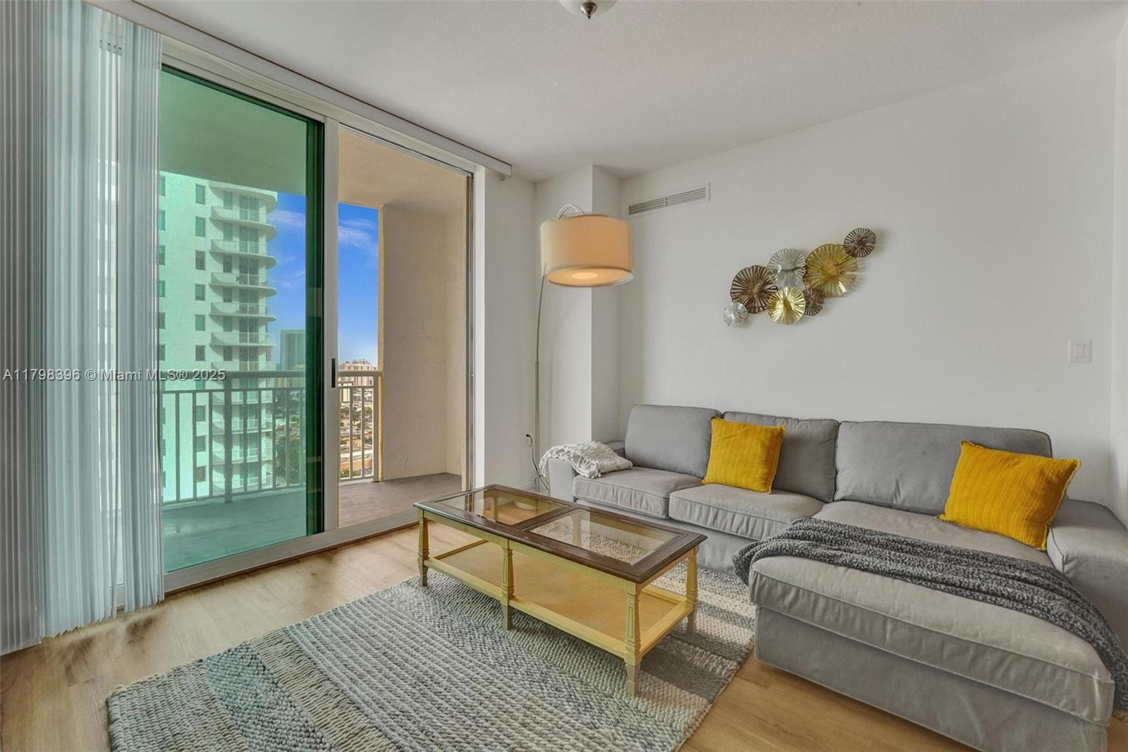 DUO CONDOMINIUM WEST - Residential