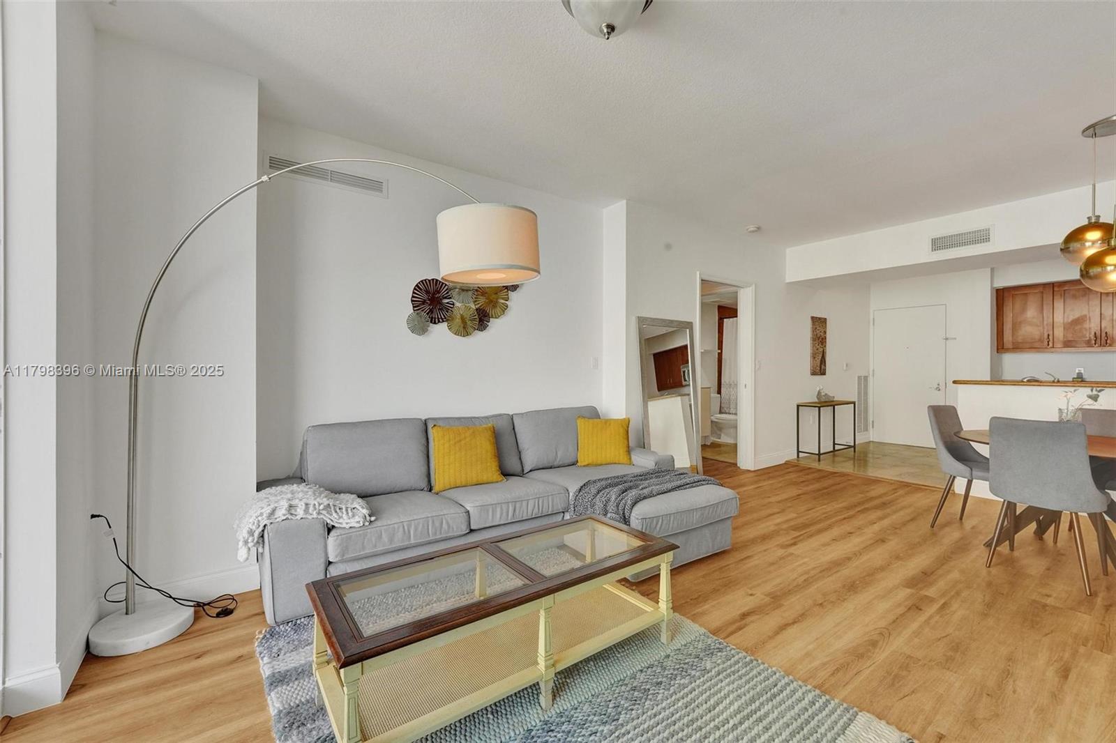 DUO CONDOMINIUM WEST - Residential