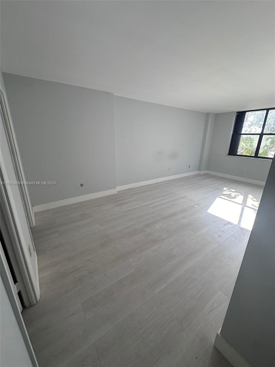 GREENWICH PH I CONDO - Residential