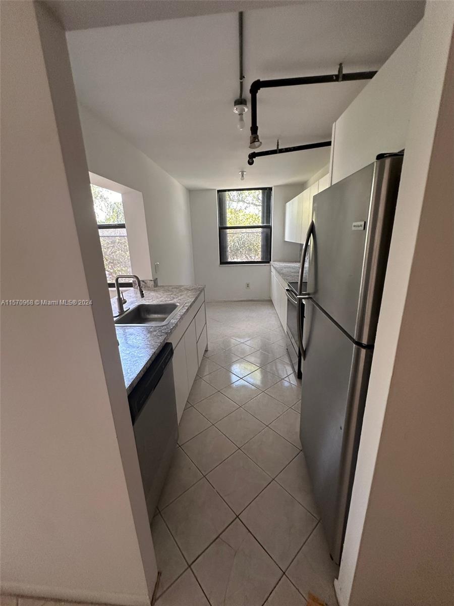 GREENWICH PH I CONDO - Residential