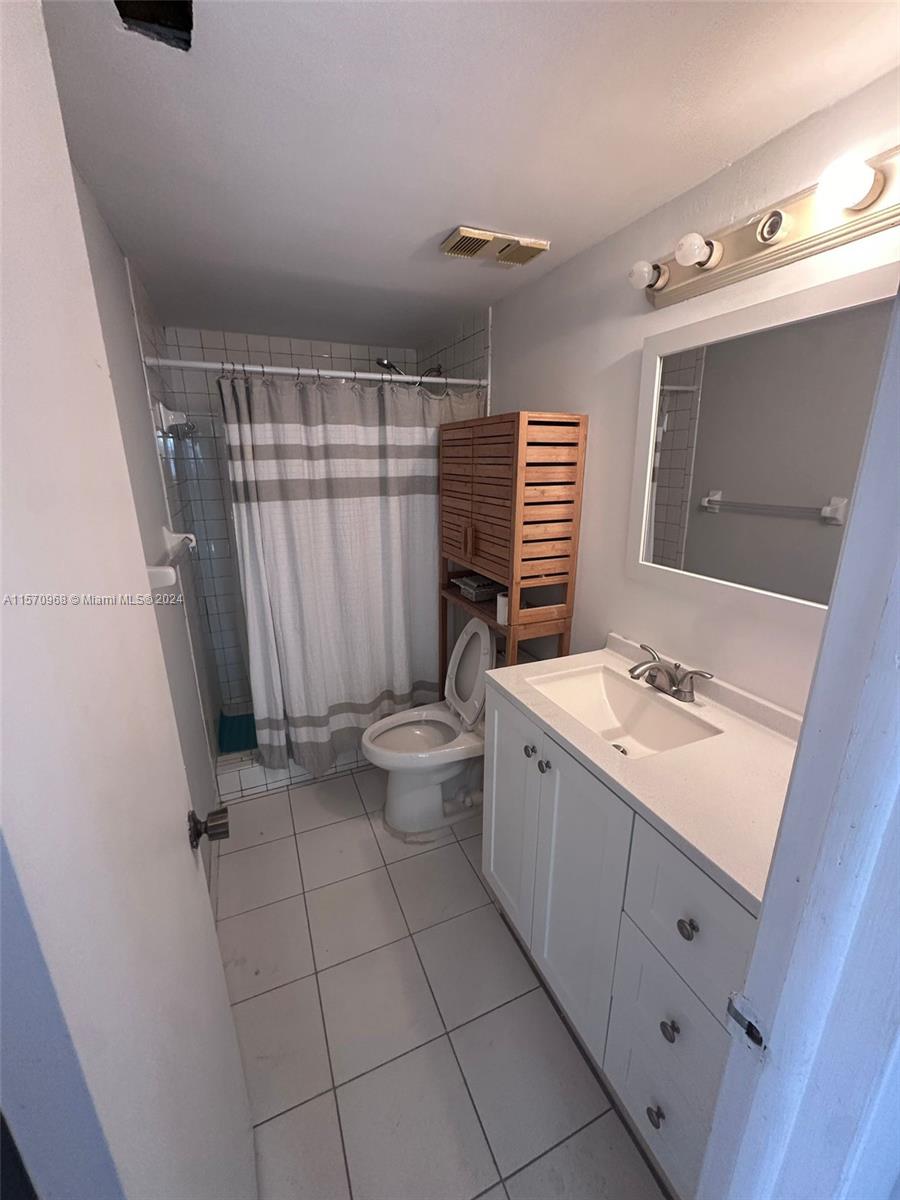 GREENWICH PH I CONDO - Residential