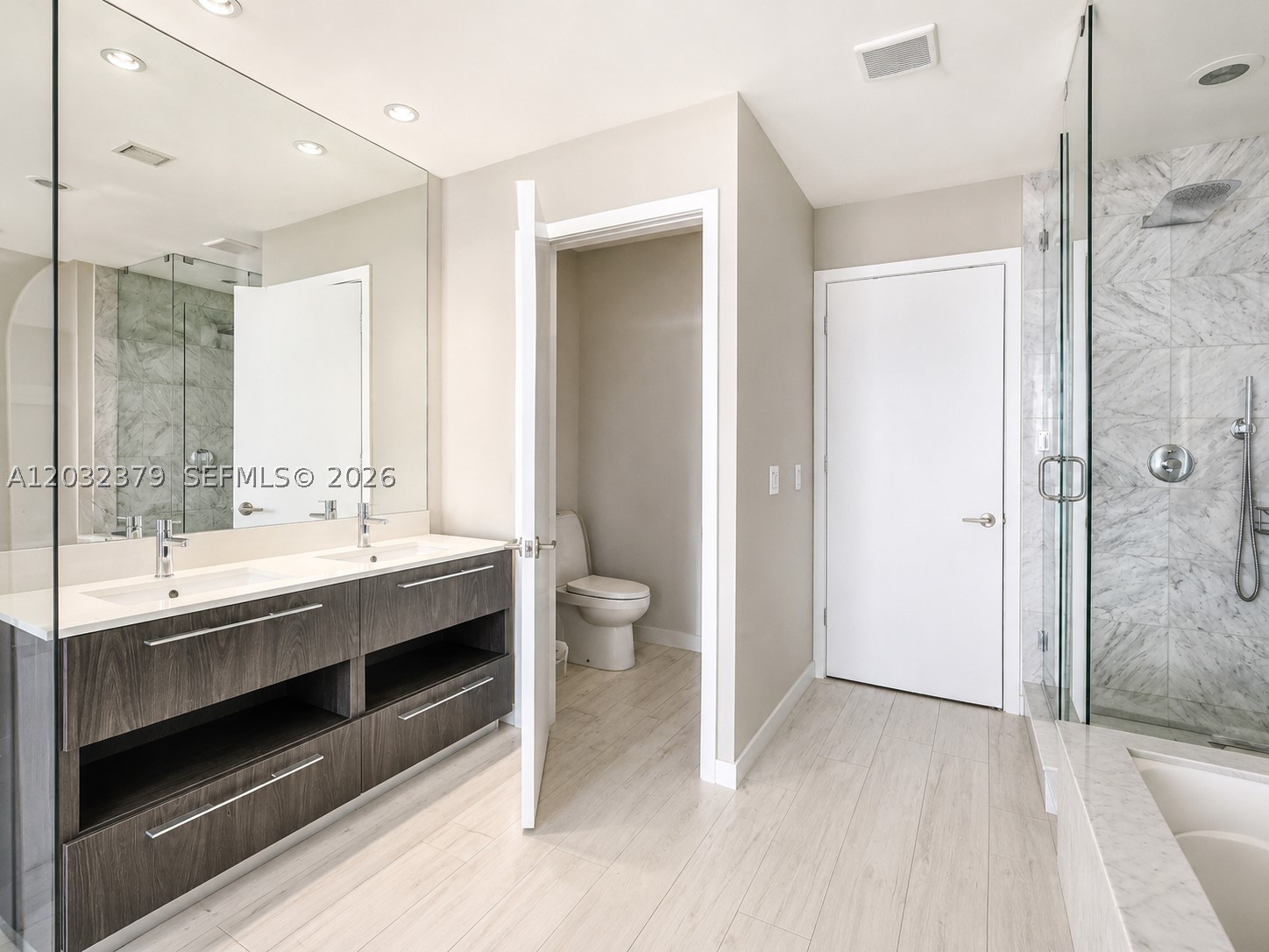 GRAN PARAISO CONDO - Residential