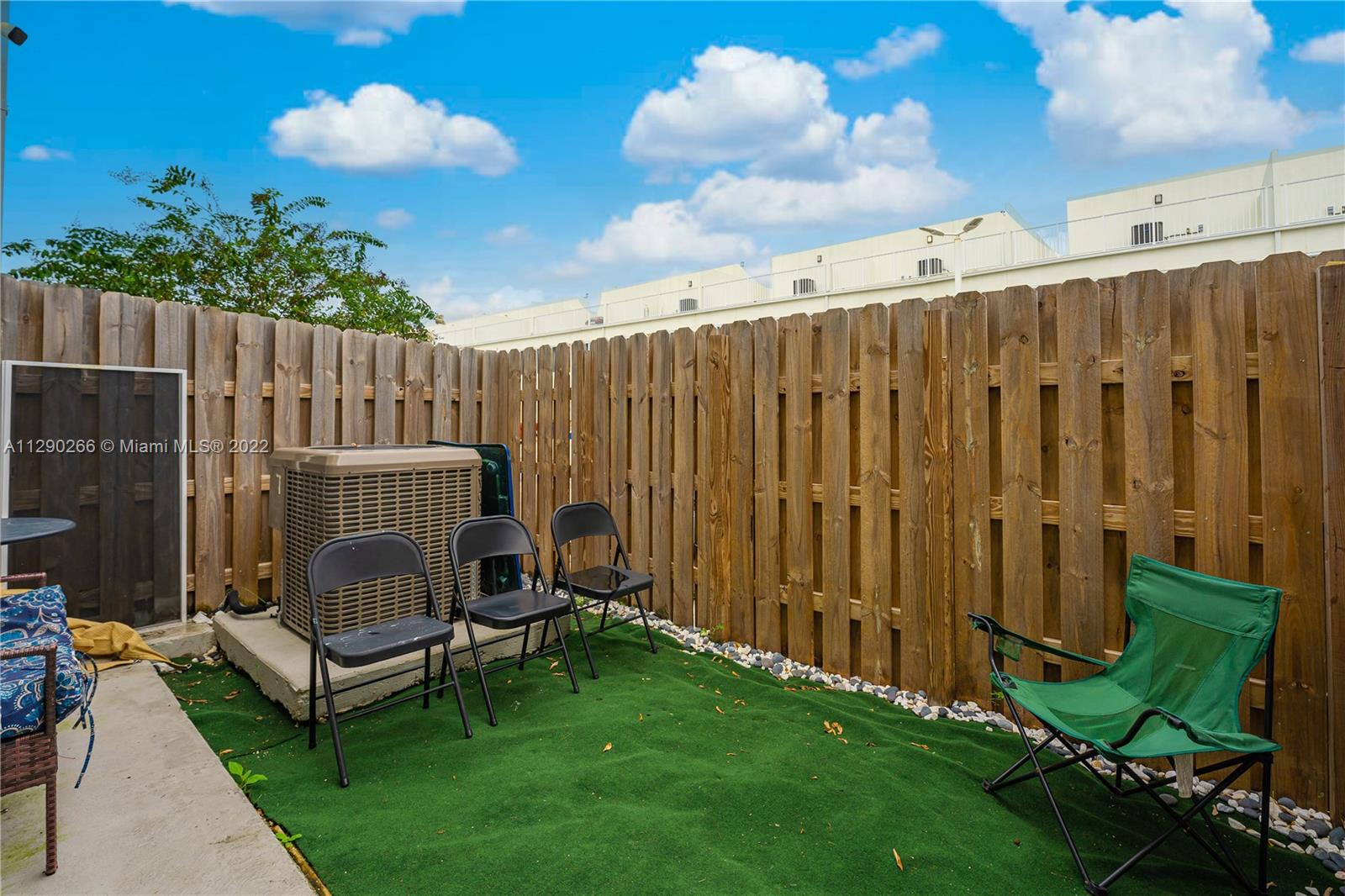 PARADISE GARDENS - Residential