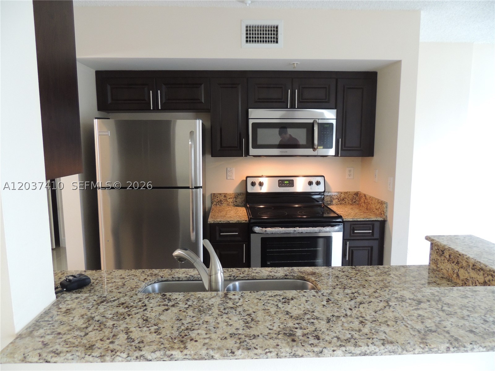 ROYAL GRAND CONDO - Residential