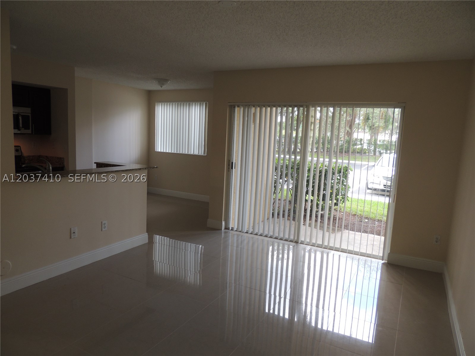 ROYAL GRAND CONDO - Residential