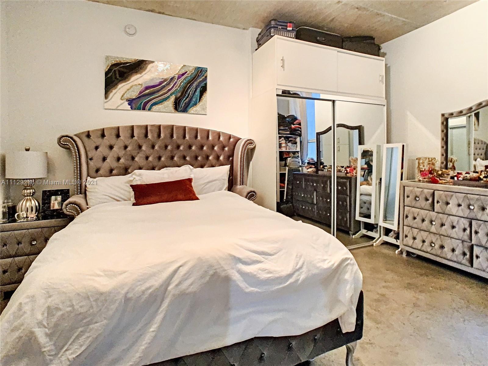 THE LOFT DOWNTOWN CONDO - Residential Lease