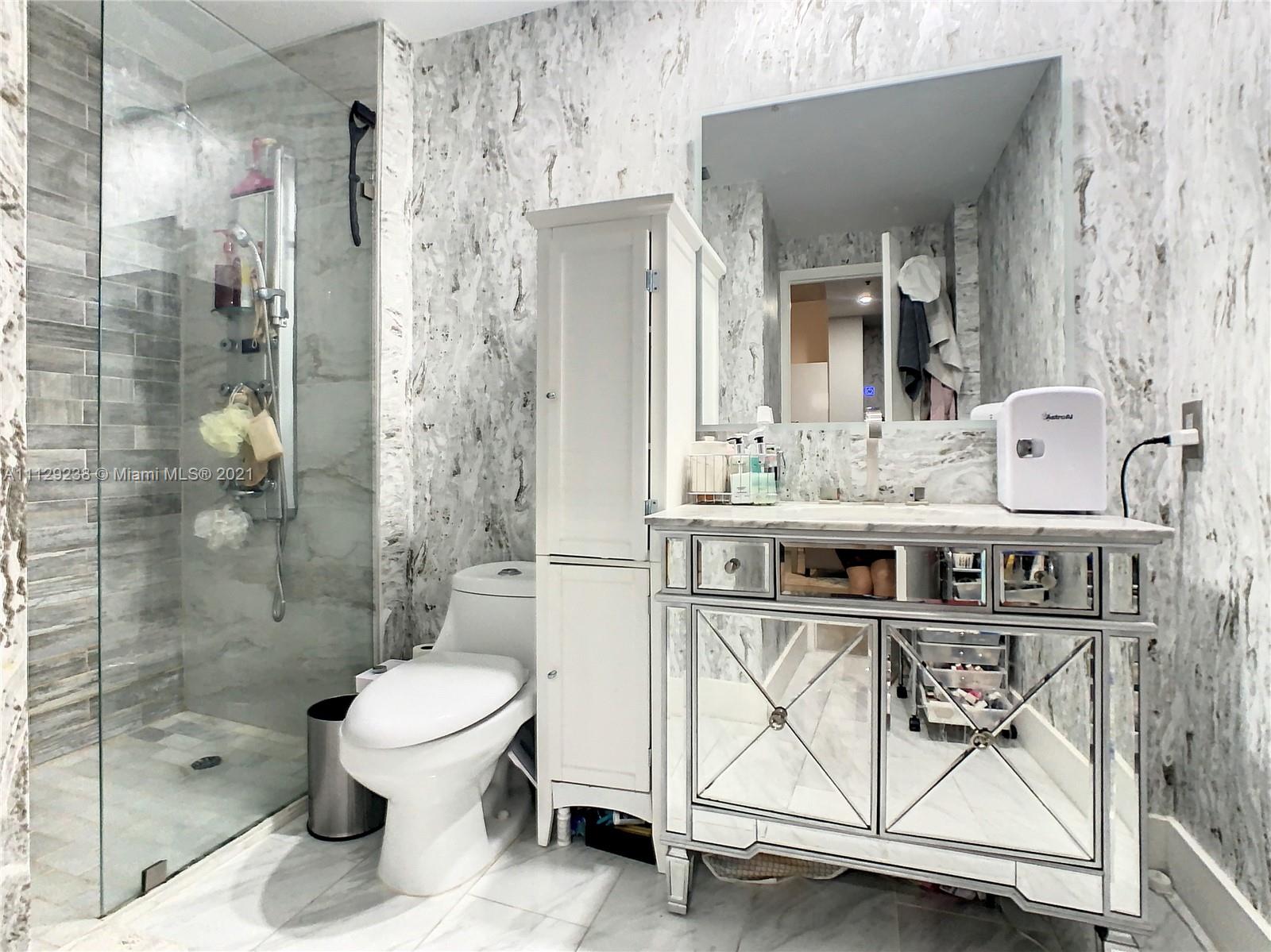 THE LOFT DOWNTOWN CONDO - Residential Lease
