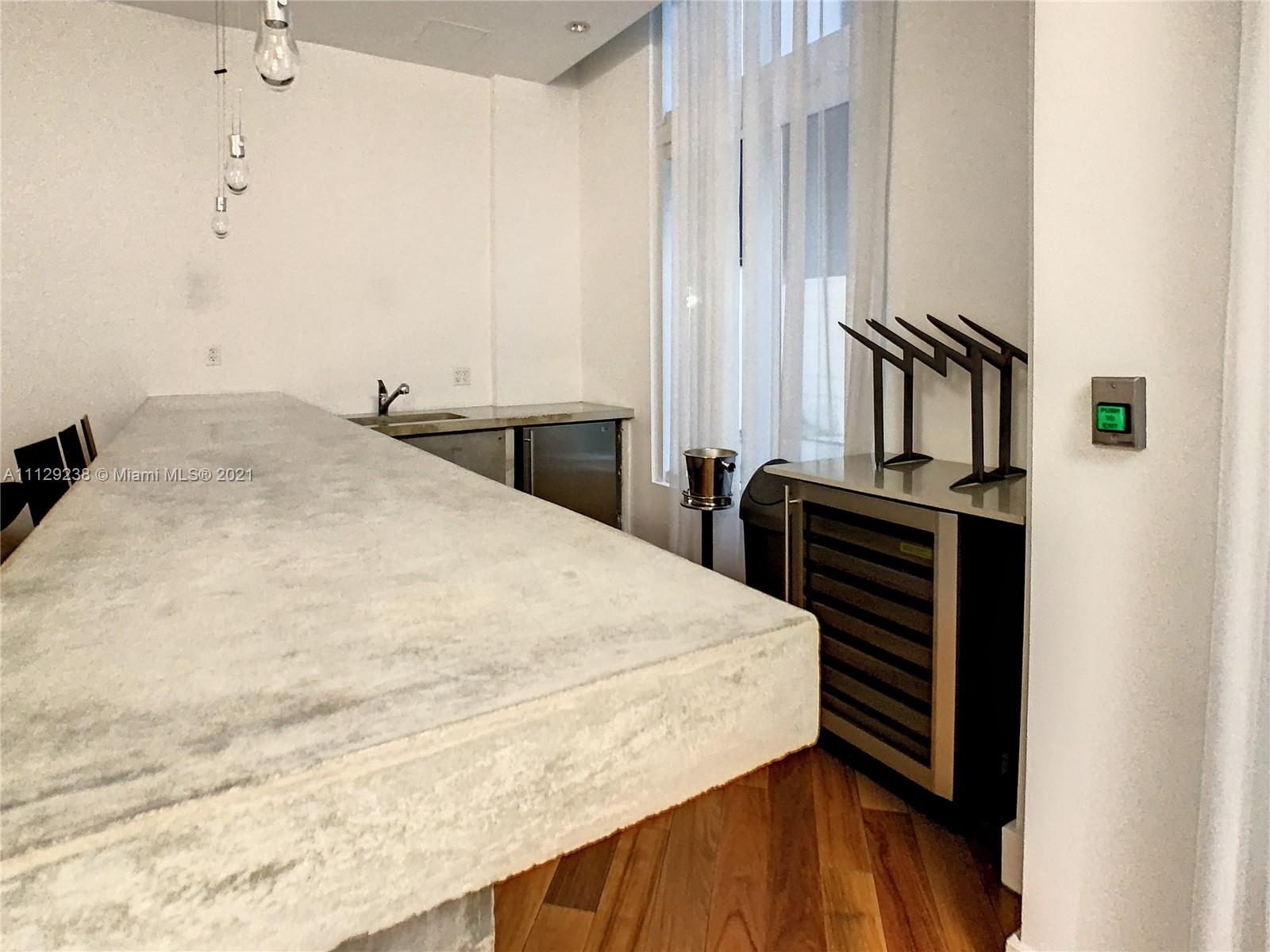 THE LOFT DOWNTOWN CONDO - Residential Lease