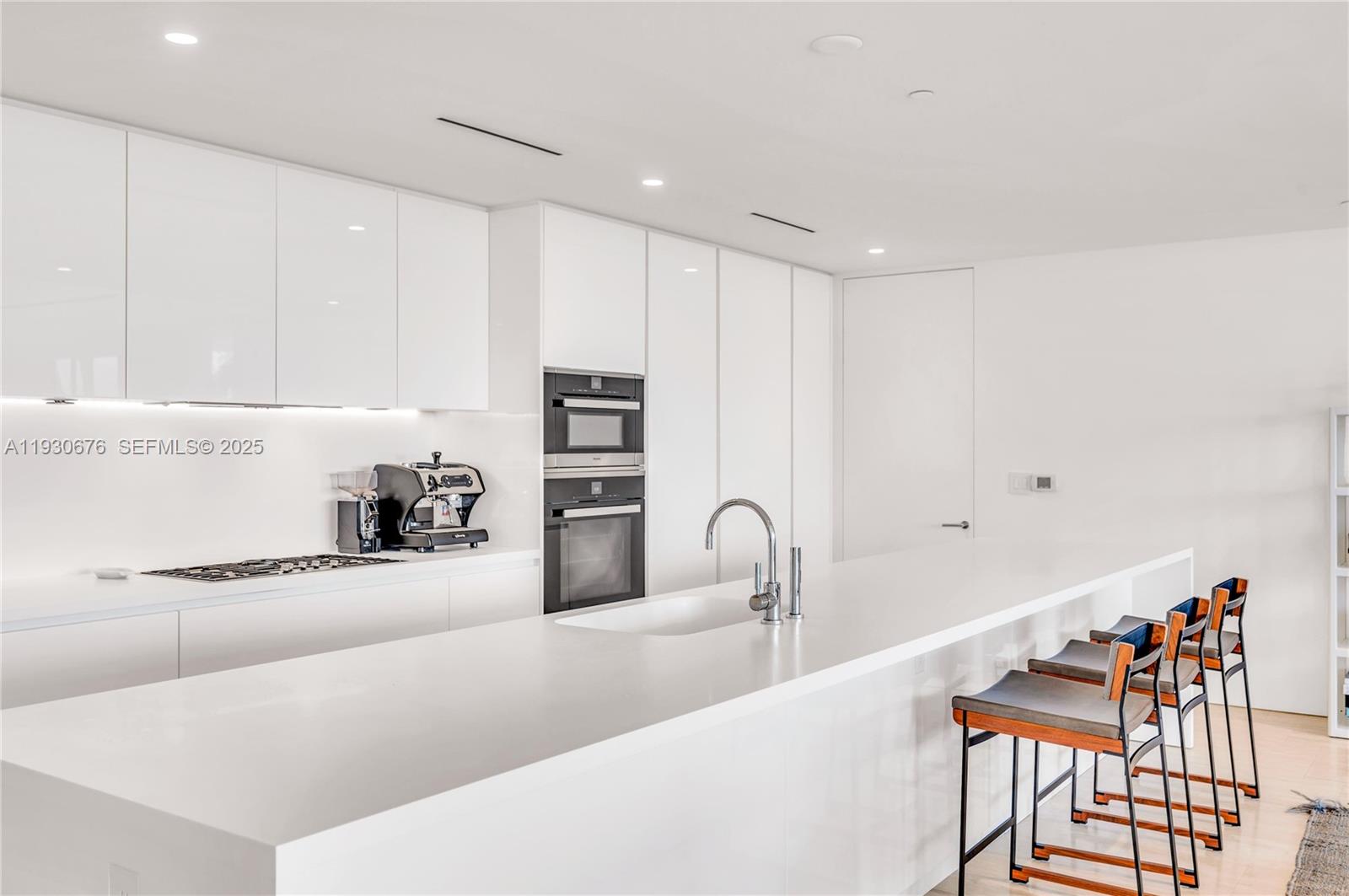 SURF CLUB CONDO - Residential