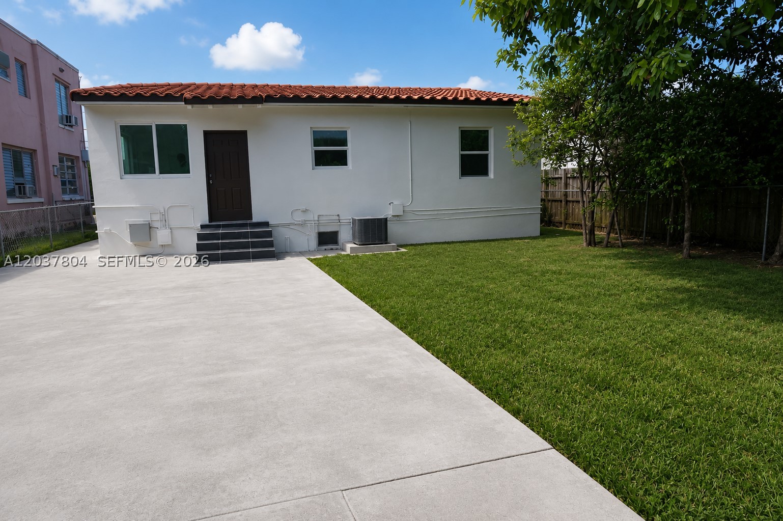 SUNNY GROVE - Residential