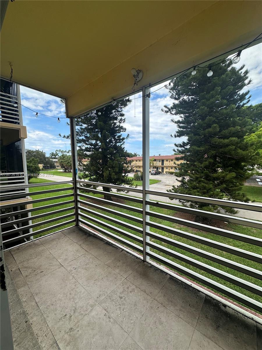 BISCAYNE LAKE GDN BLDG J - Residential Lease