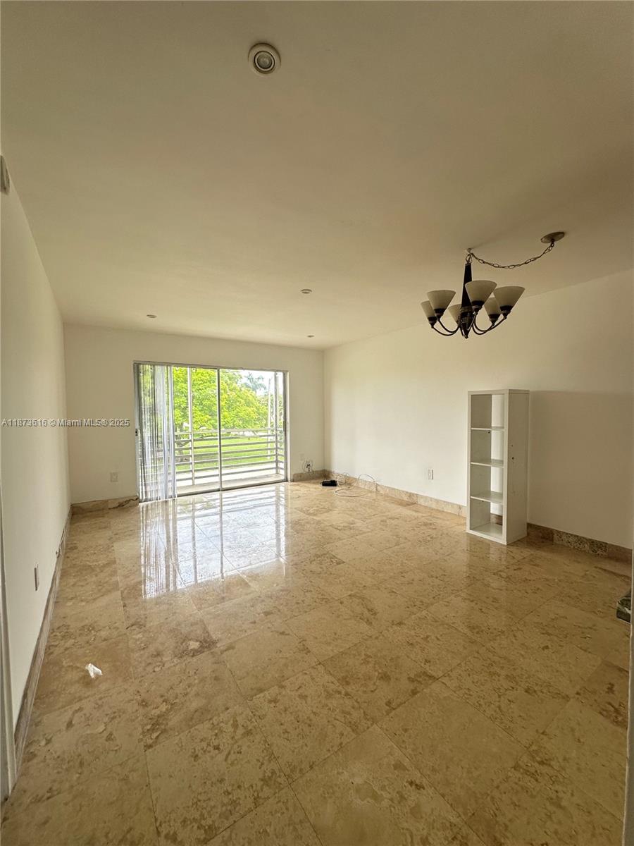 BISCAYNE LAKE GDN BLDG J - Residential Lease