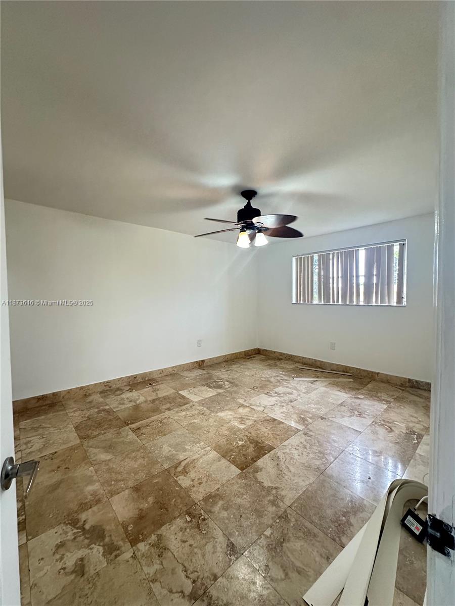 BISCAYNE LAKE GDN BLDG J - Residential Lease