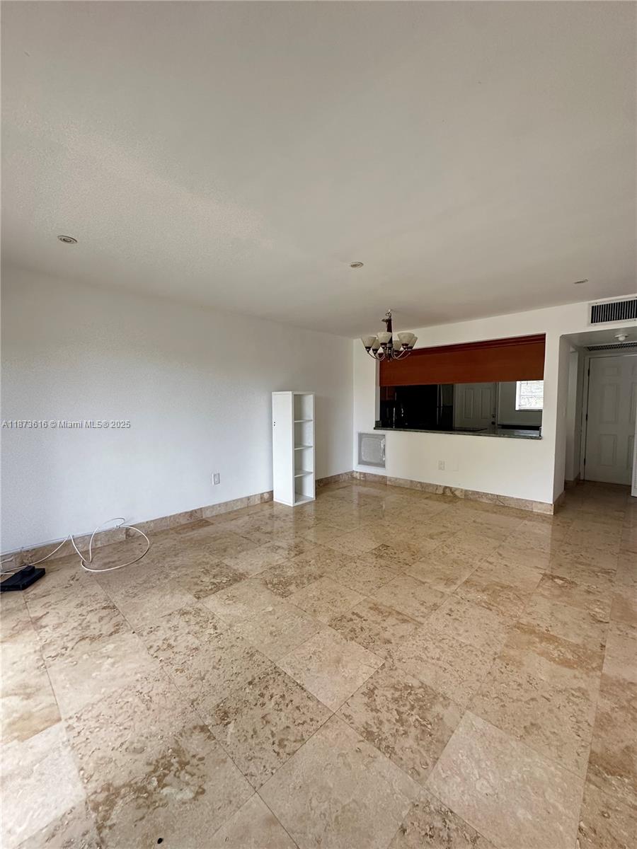 BISCAYNE LAKE GDN BLDG J - Residential Lease