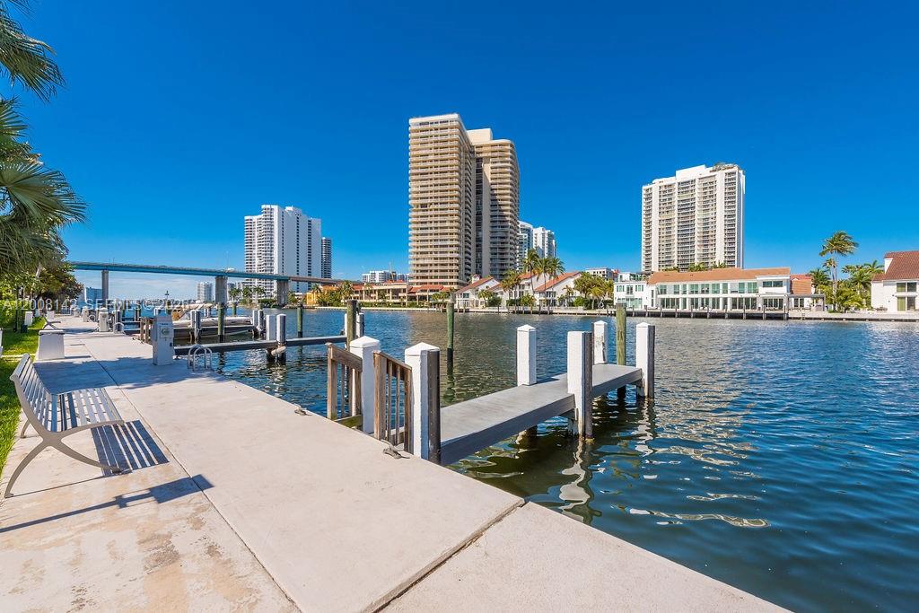 GOLDEN GATE ESTATES & MAR - Residential