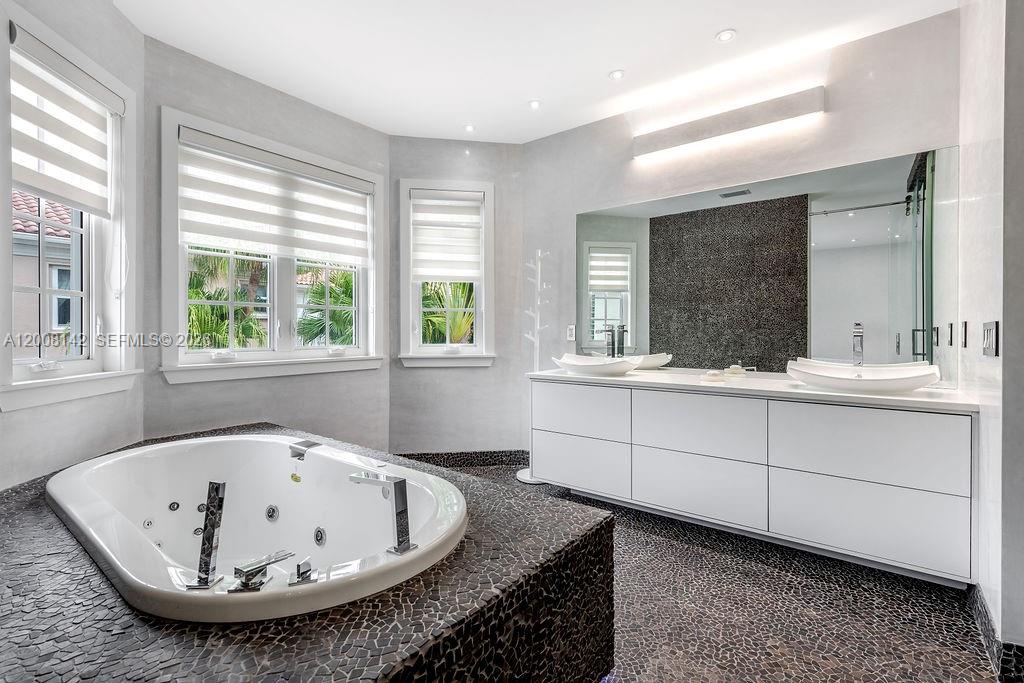 GOLDEN GATE ESTATES & MAR - Residential
