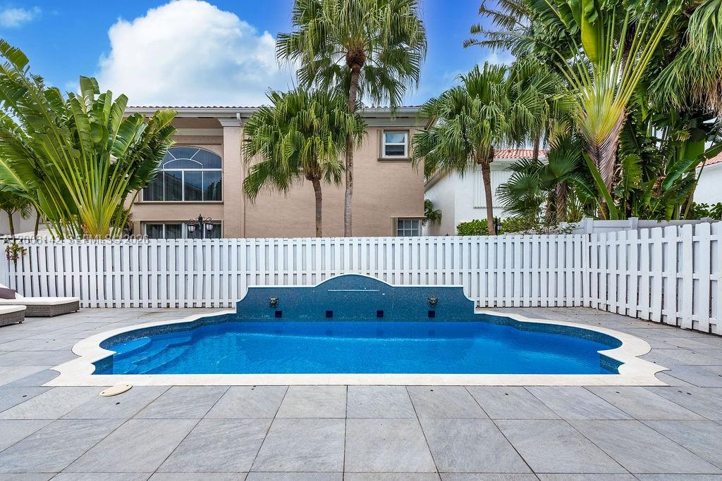 GOLDEN GATE ESTATES & MAR - Residential
