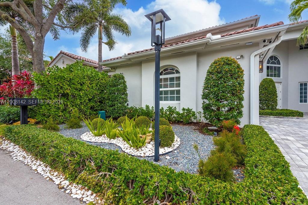GOLDEN GATE ESTATES & MAR - Residential