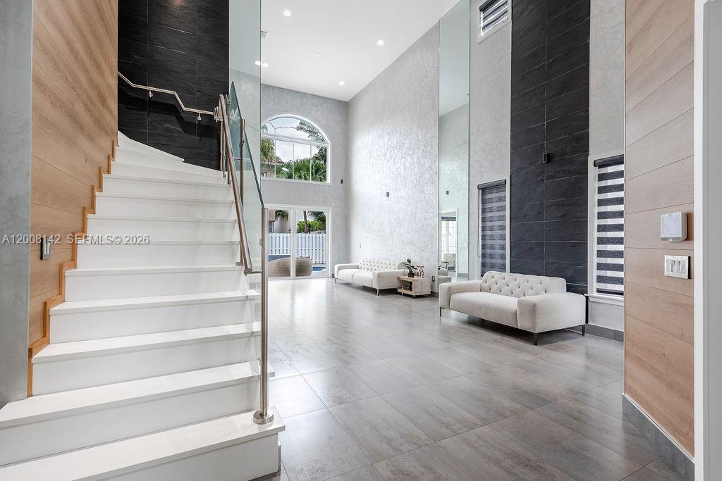 GOLDEN GATE ESTATES & MAR - Residential