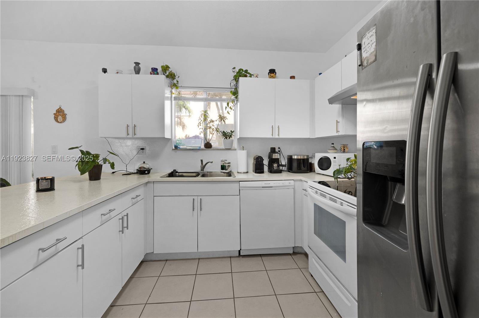SANTA BARBARA 1ST ADDN - Residential