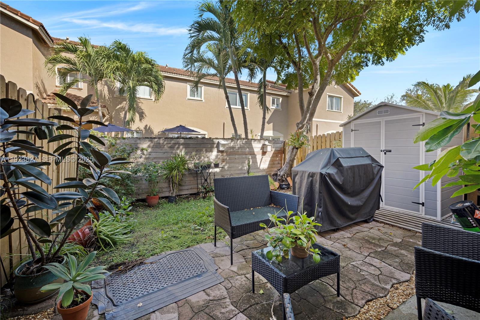 SANTA BARBARA 1ST ADDN - Residential