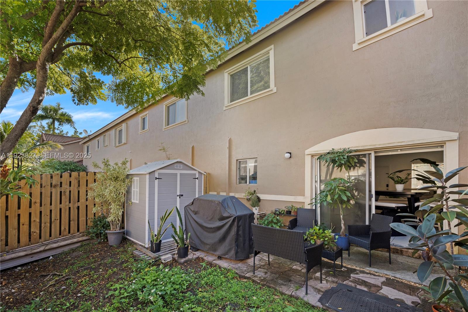 SANTA BARBARA 1ST ADDN - Residential