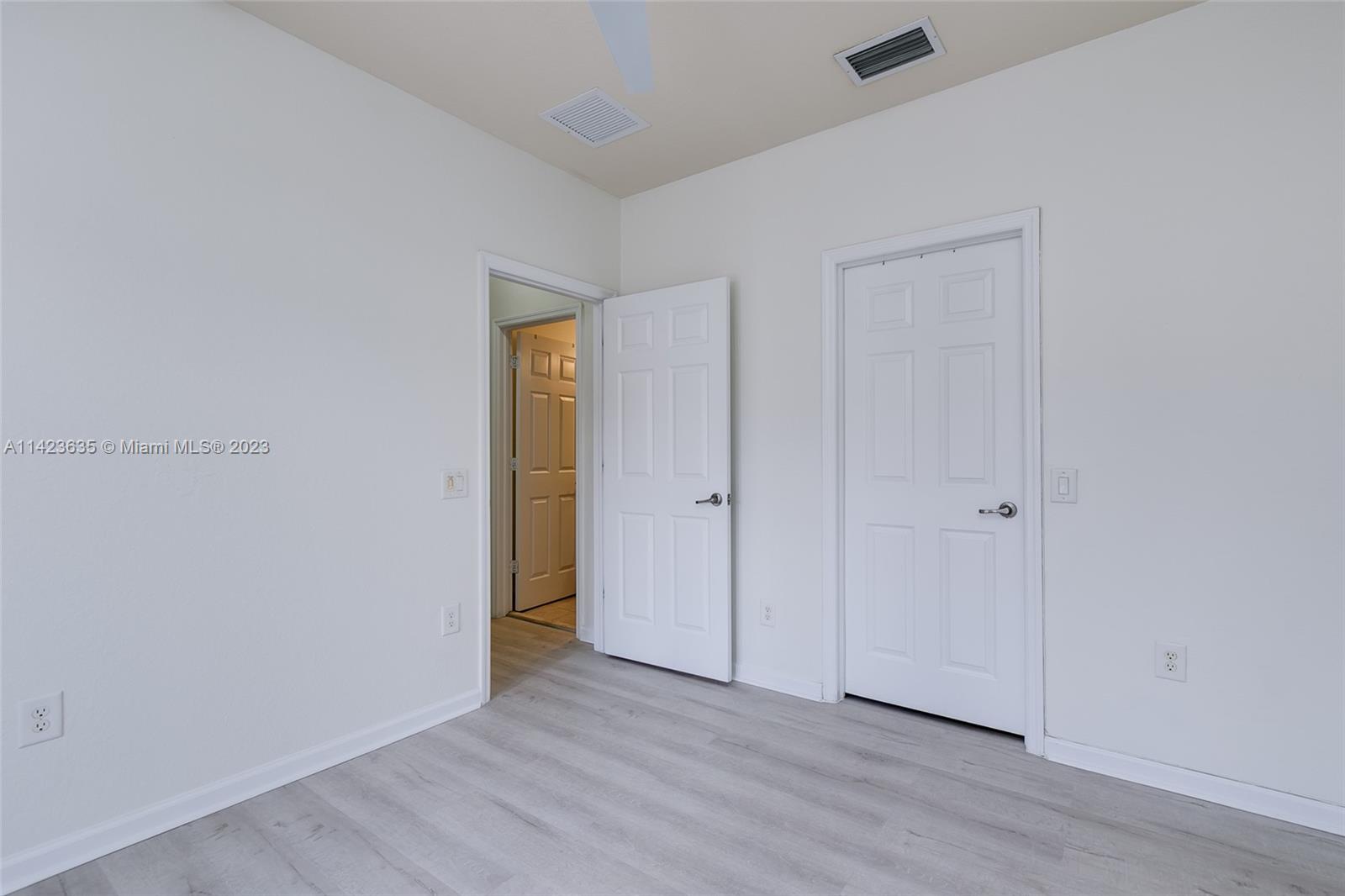 GRAND CYPRESS REPLAT - Residential Lease
