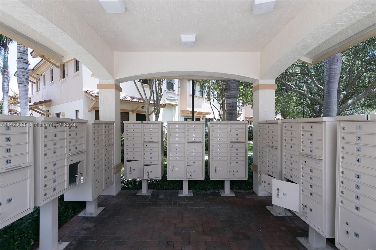 GRAND CYPRESS REPLAT - Residential Lease