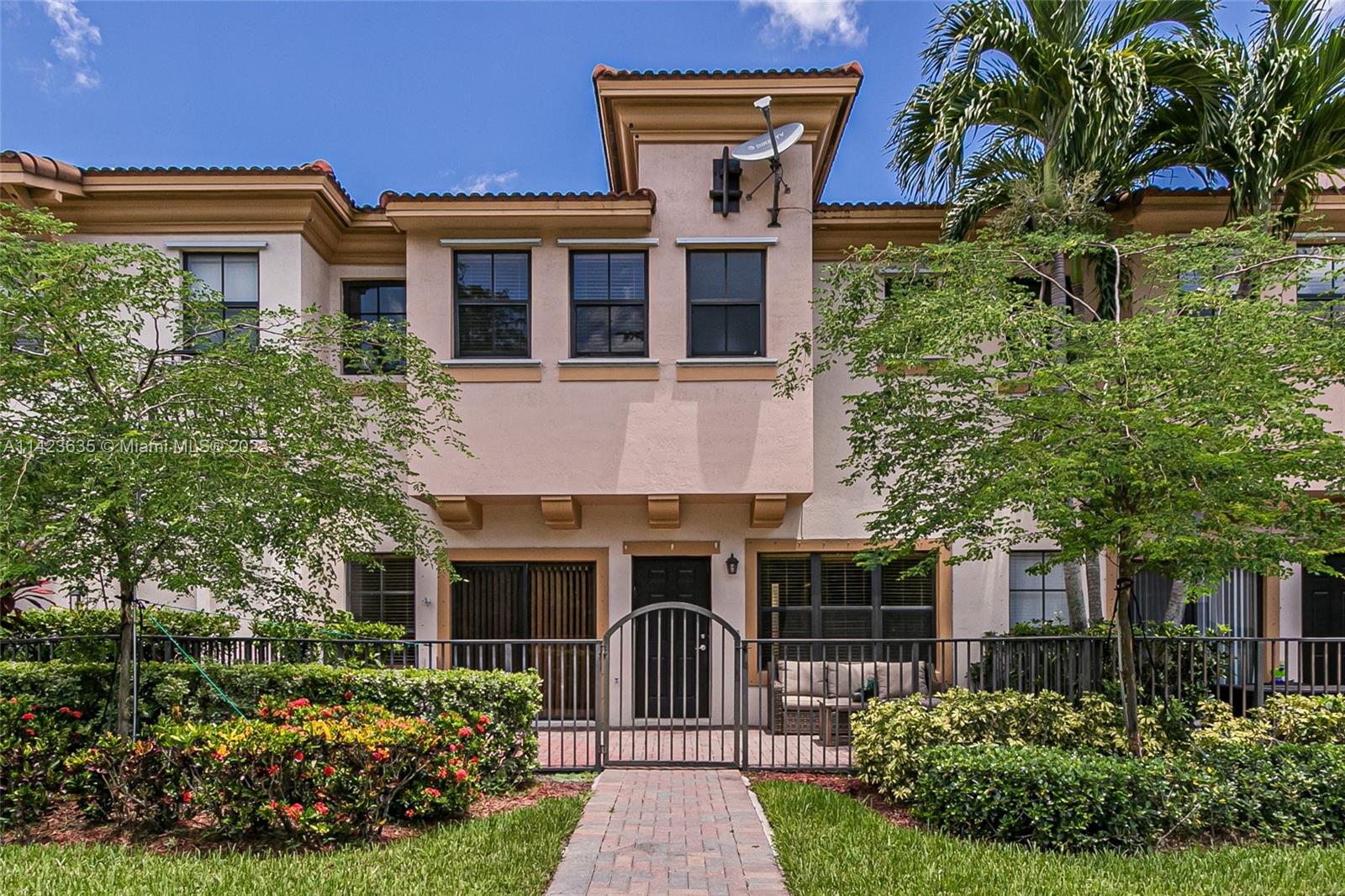GRAND CYPRESS REPLAT - Residential Lease