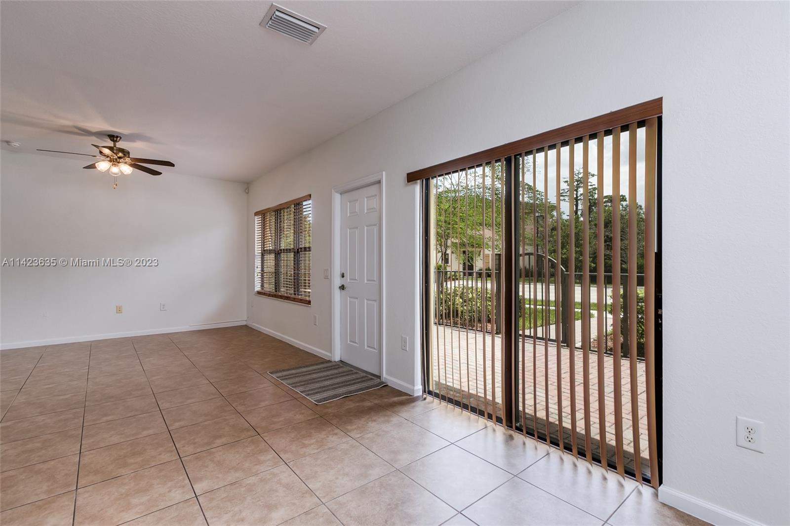 GRAND CYPRESS REPLAT - Residential Lease