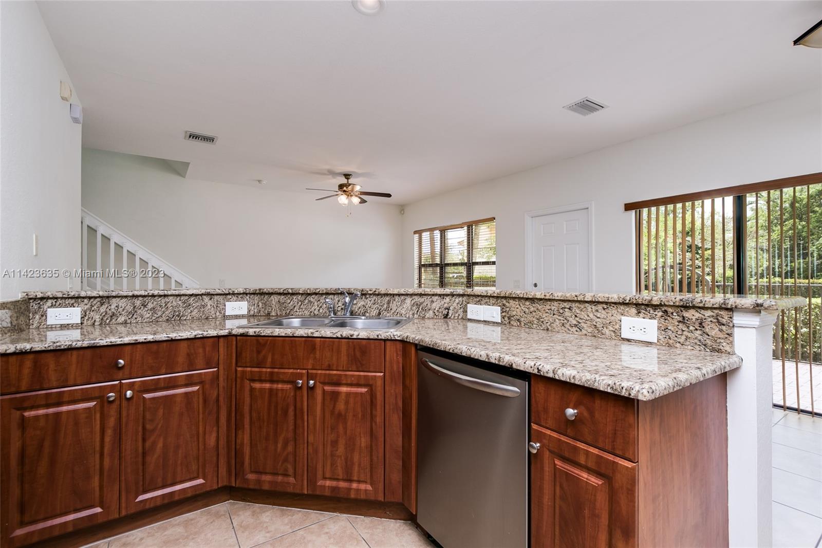 GRAND CYPRESS REPLAT - Residential Lease