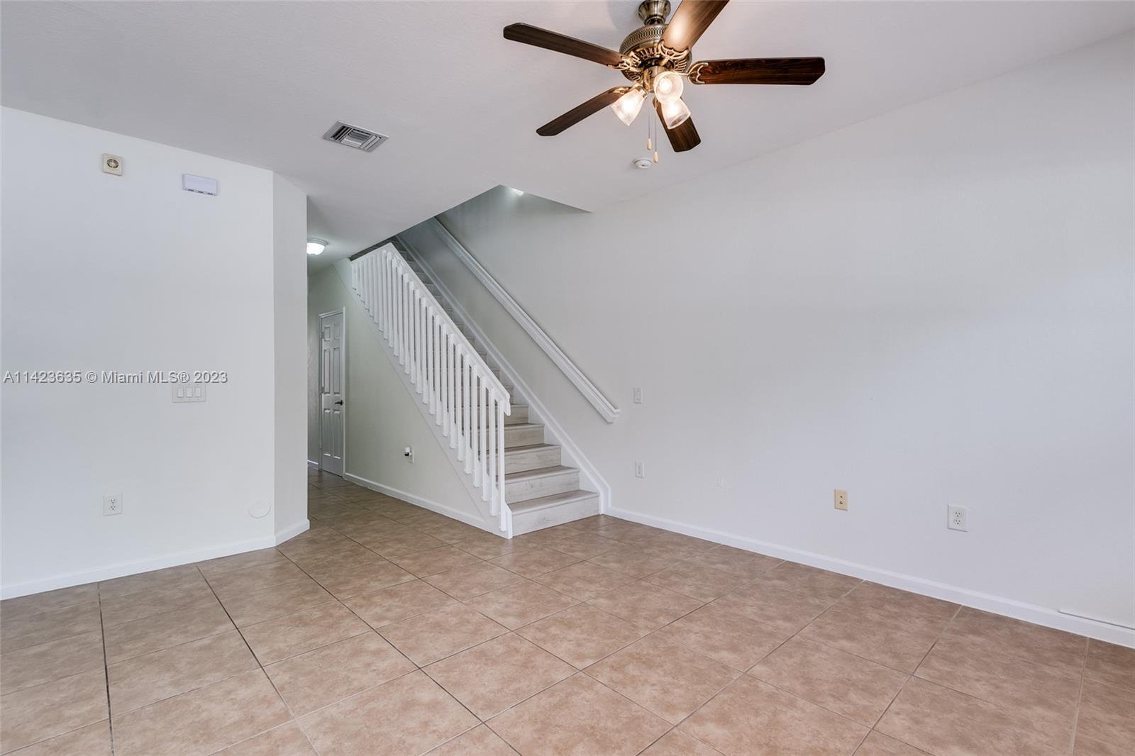 GRAND CYPRESS REPLAT - Residential Lease