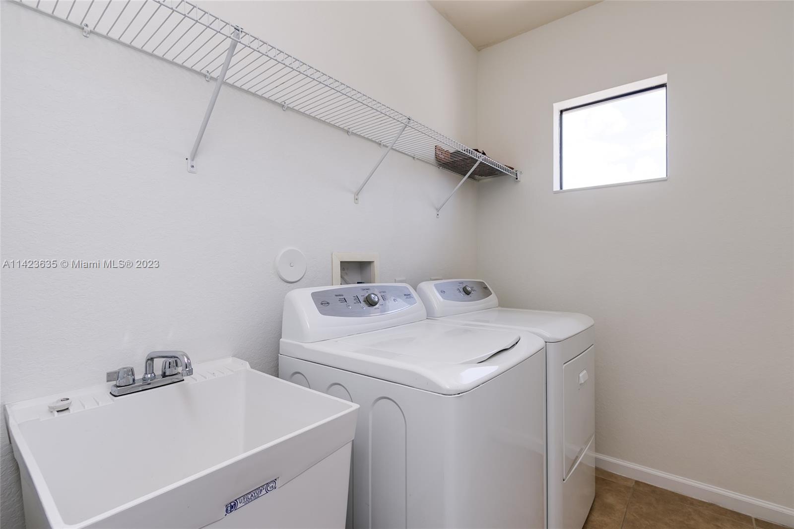 GRAND CYPRESS REPLAT - Residential Lease
