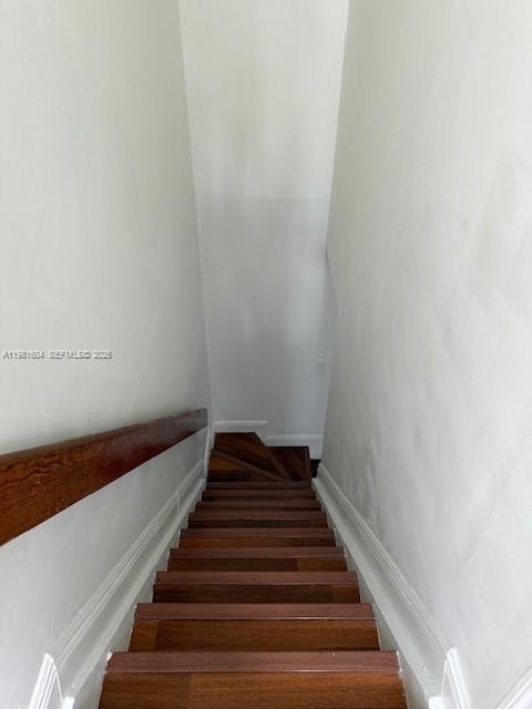 CORAL POINTE TOWNHOMES CO - Residential Lease