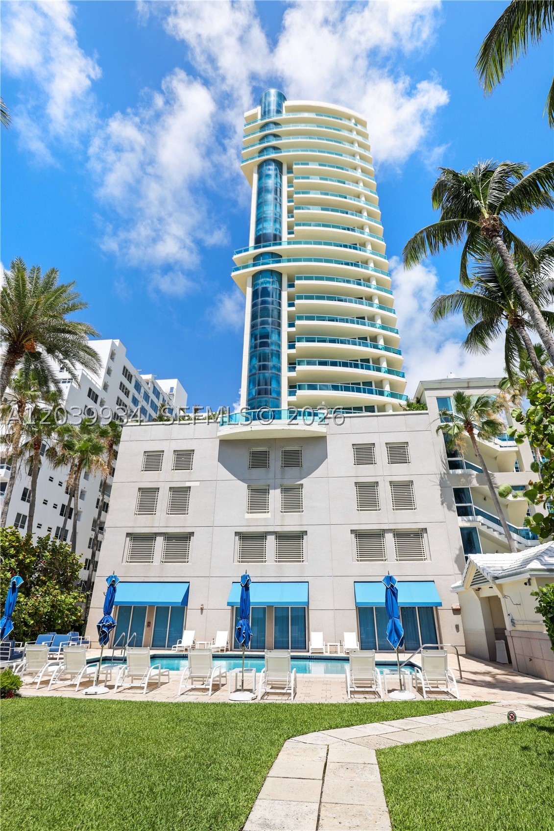 CAPOBELLA CONDO - Residential