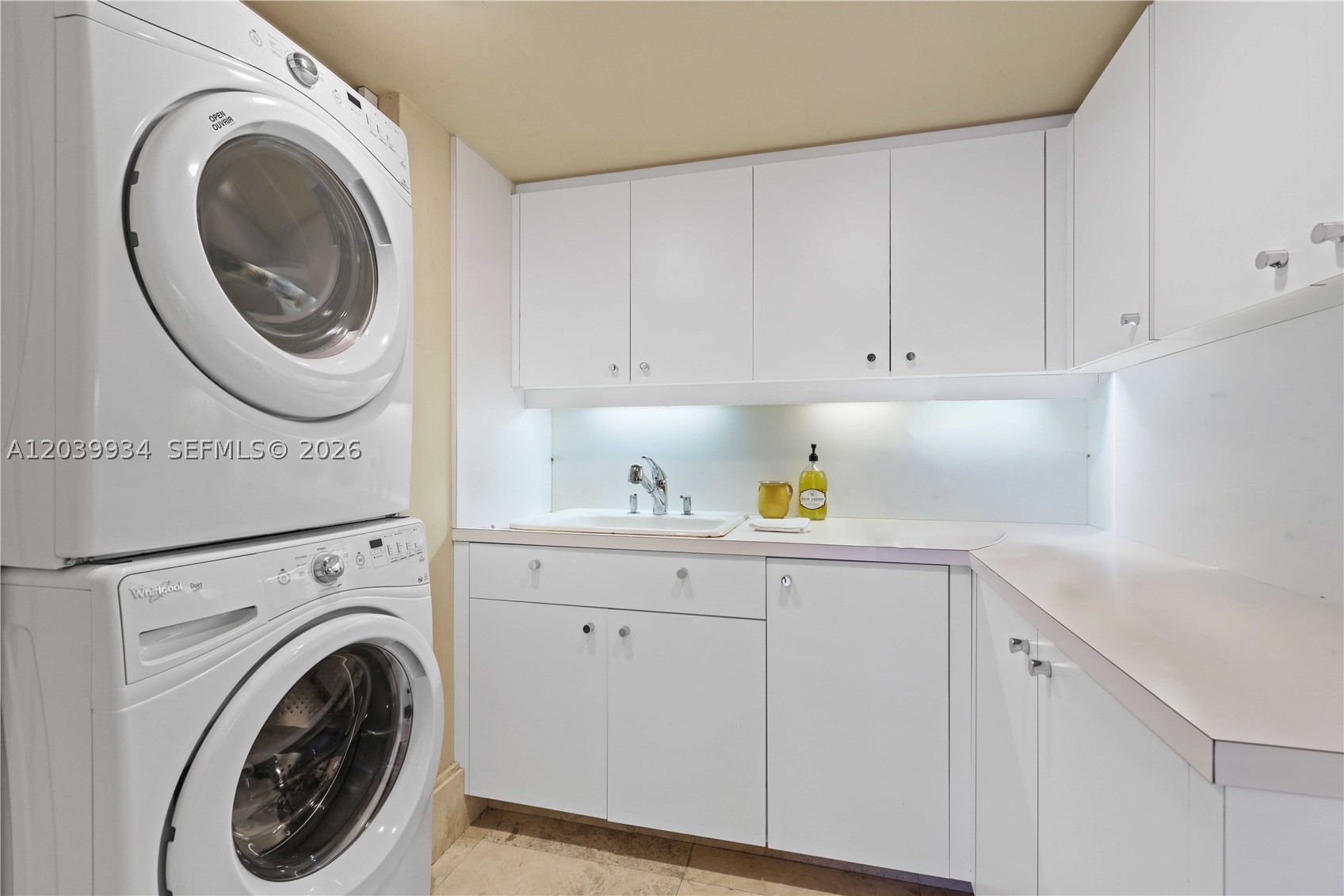 CAPOBELLA CONDO - Residential