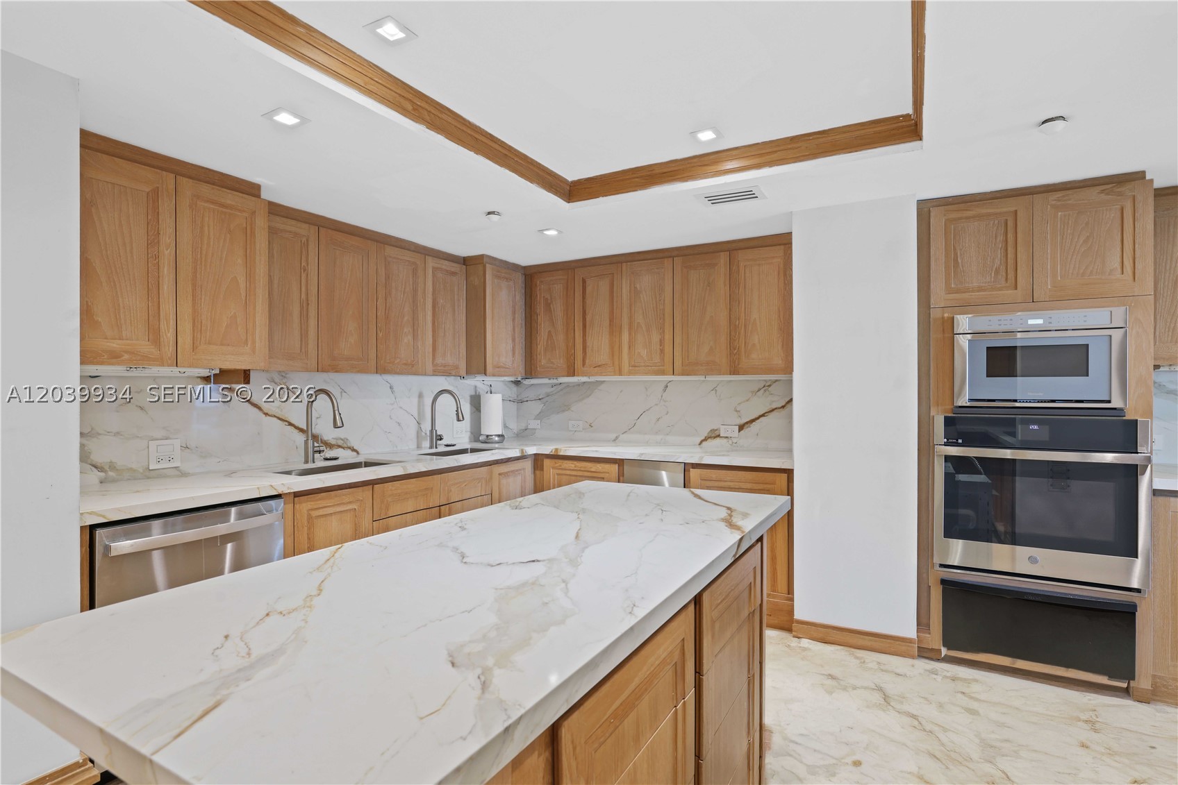 CAPOBELLA CONDO - Residential