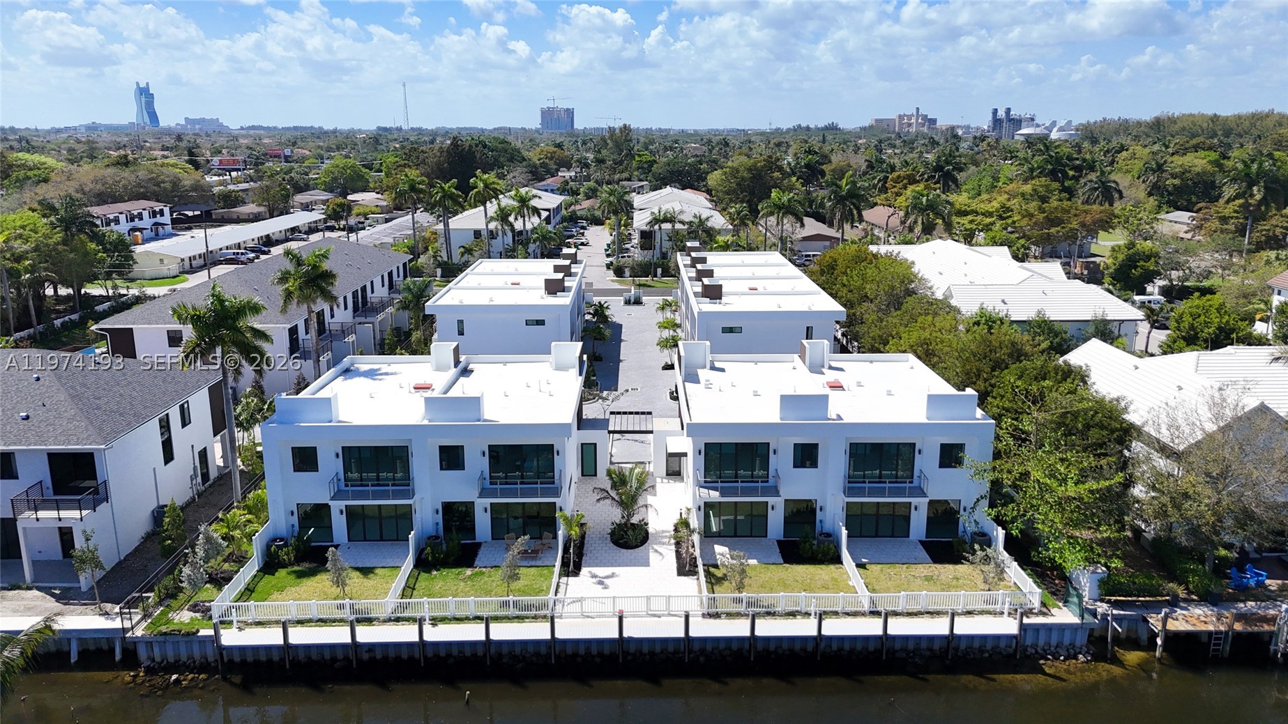 H20 DANIA BEACH - Residential