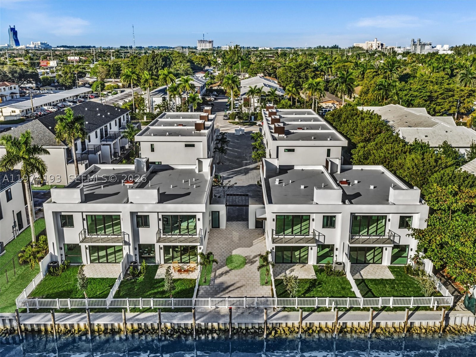 H20 DANIA BEACH - Residential