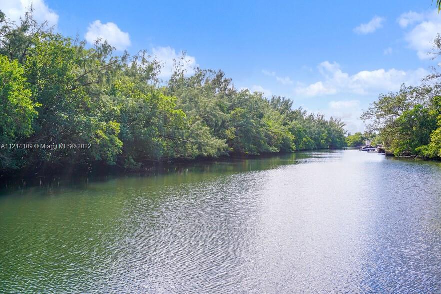 ACQUASTRADA CONDO - Residential Lease